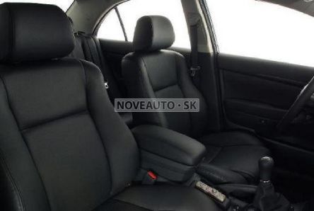 TOYOTA Avensis  2.2 D-4D Sol (hatchback) - (Fotografia 5 z 6)